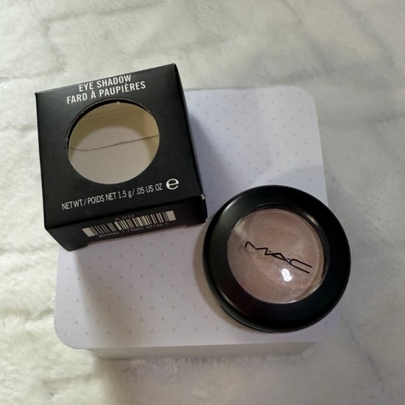 New Mac Eyeshadow Shroom Full Size Taupe Tan Beige Color - Picture 1 of 11